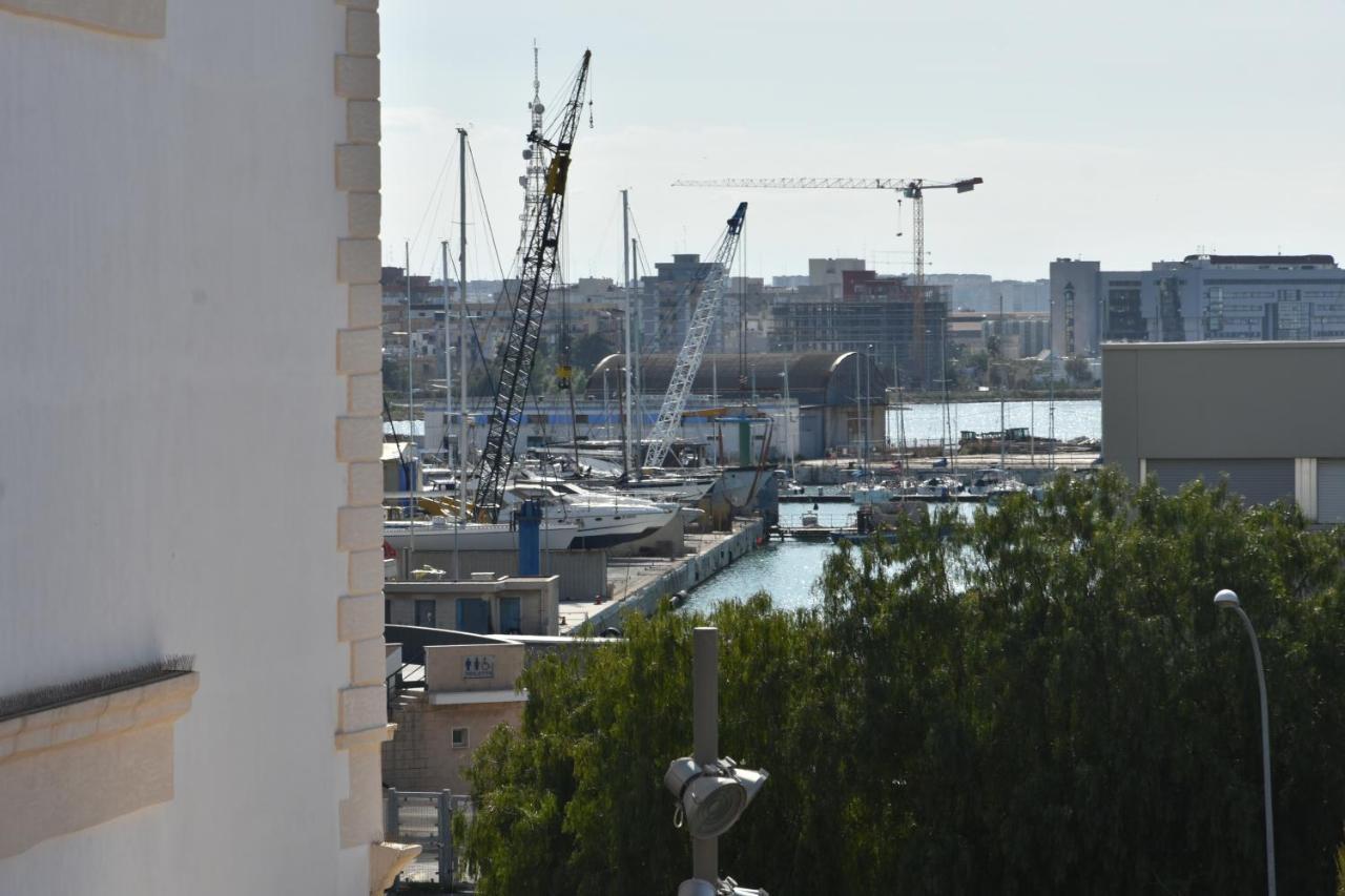 Domida Apartment Bari Bagian luar foto